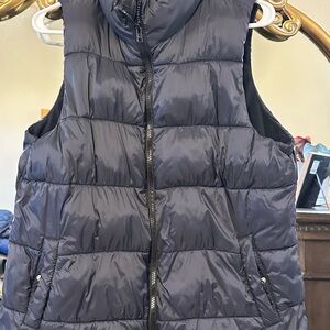 Black Old Navy Fleece Lined Puffer Vest